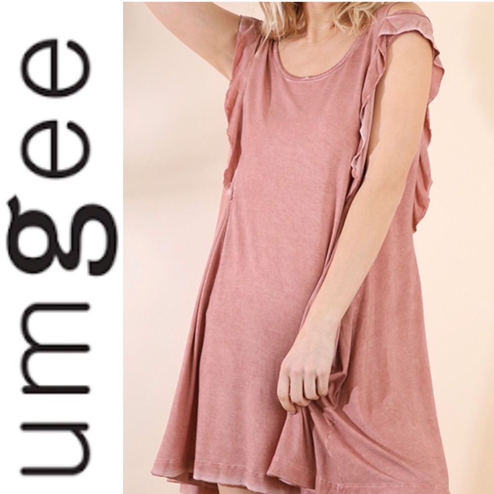 🌻NWT, Umgee Washed Dress w/Shoulder Cutouts.  Cute summer dress